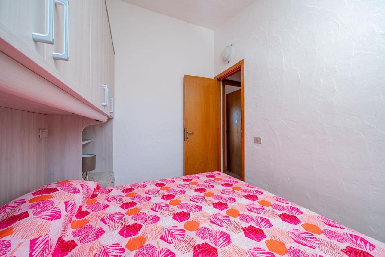 Appartamento Residenziale Trilocale 6 Posti Letto Via Oristano Сан-Теодоро Экстерьер фото